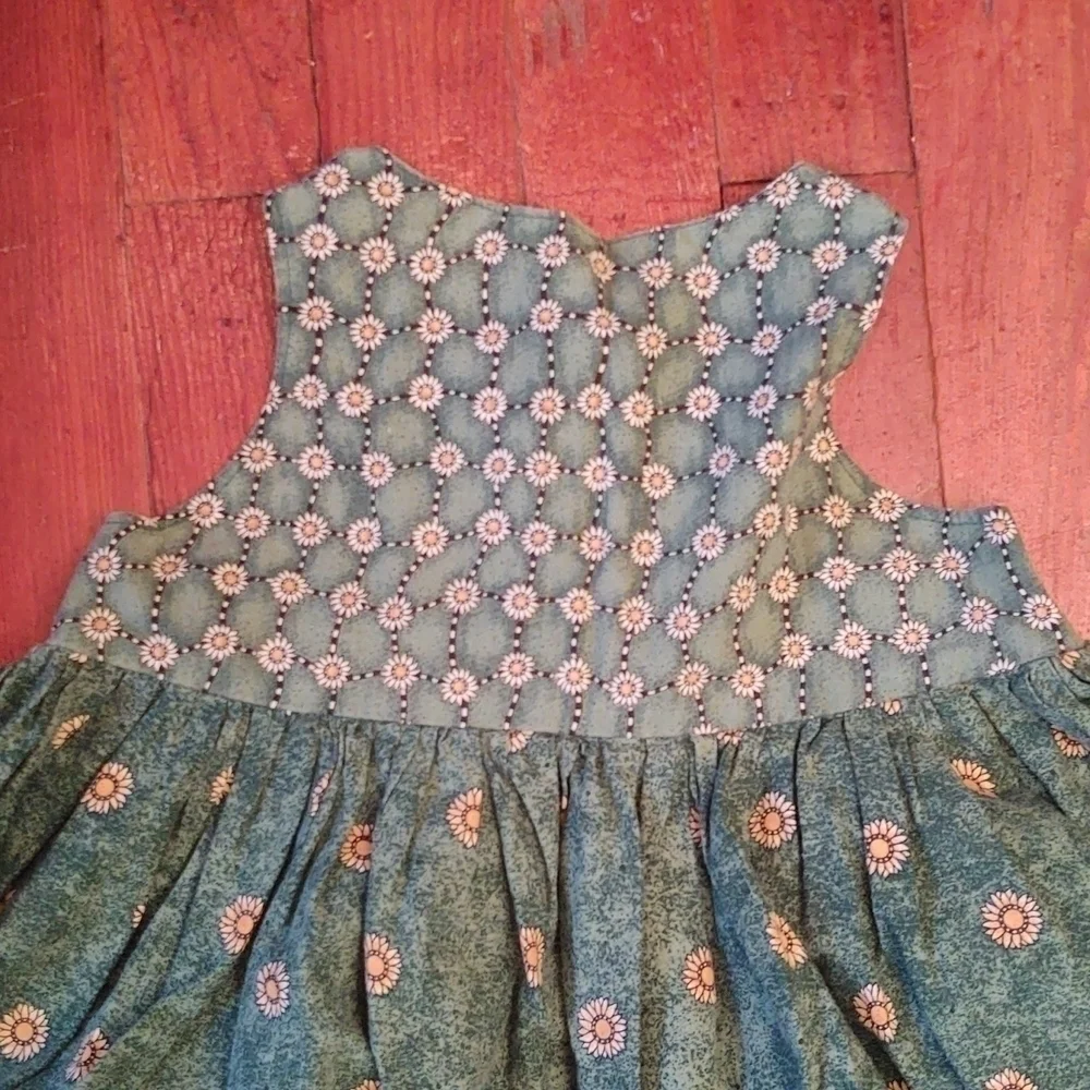 Daisy Print Green Sleeveless Sundress